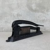 VINTAGE ANTIQUE THE BRUNHOFF MFG CO. TOBACCO CUTTER ヴィンテージ アンティーク シガーカッター 葉巻カッター アメリカ / コレクタブル 喫煙具 オブジェ