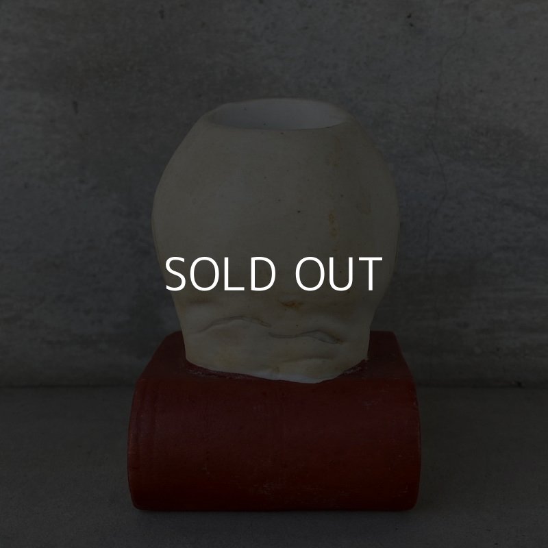 画像3: VINTAGE SKULL ON BOOK  CANDLE HOLDER ヴィンテージ スカル キャンドルホルダー / 陶器 日本製 輸出用 顎 スカルオンブック