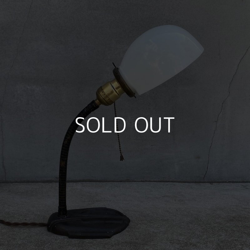 画像3: VINTAGE DESKLAMP ヴィンテージ デスクランプ スタンドランプ 卓上ライト アメリカ / インダストリアル ミルクガラス 照明