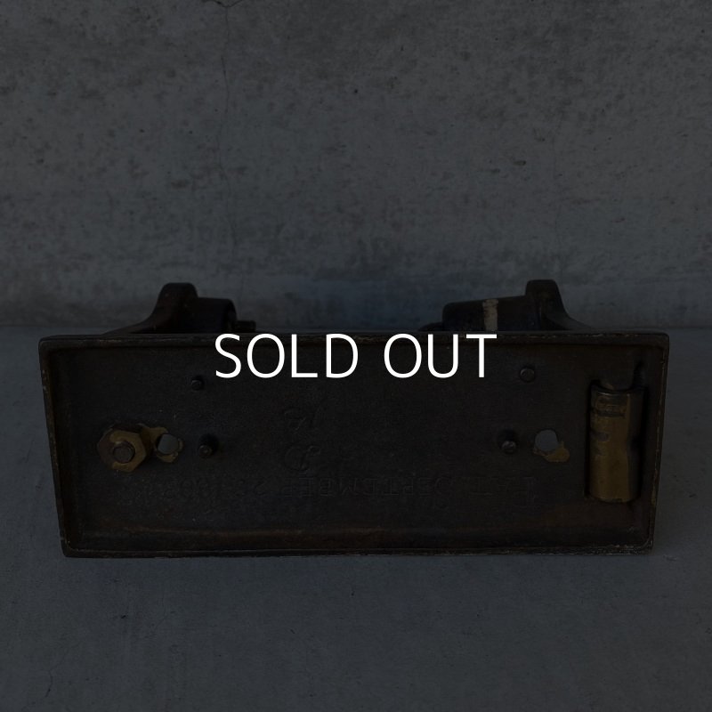 画像3: VINTAGE ANTIQUE THE EQUITY A.P.W.PAPER CO. TOILET PAPER HOLDER ヴィンテージ アンティーク トイレットペーパーホルダー アメリカ / キャストアイアン トイレ用品 店舗什器