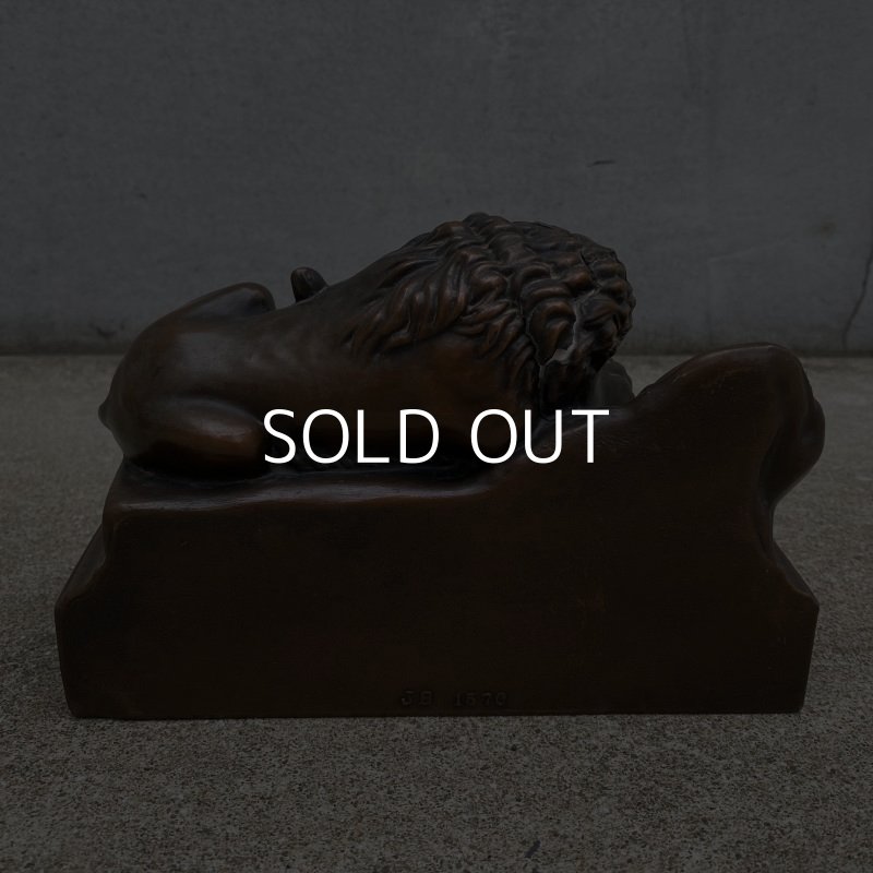 画像9: VINTAGE ANTIQUE BOOKEND HELVETIORUM FIDEI AC VIRTUTI ヴィンテージ アンティーク ブックエンド 瀕死のライオン像 / スイス ルツェルン オブジェ ディスプレイ 店舗備品