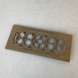 VINTAGE ANTIQUE RENOVATORS SUPPLY GUTTER ヴィンテージ アンティーク 側溝 蓋 アメリカ / インダストリアル インテリア プレート 真鍮 店舗什器 USA (1)