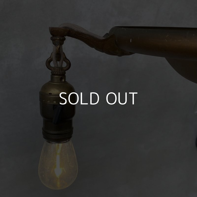 画像4: VINTAGE ANTIQUE ヴィンテージ アンティーク シャンデリア 吊り下げライト アメリカ / 3灯 ライト ペンダントライト ブラス 真鍮 天井照明 USA  (2)