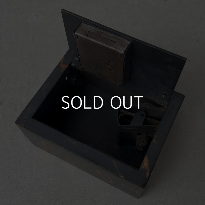 画像8: VINTAGE ANTIQUE W.F. BURNS CO. COINBANK JAPANNED ヴィンテージ アンティーク コインバンク ジャパンド ジャパンカラー アメリカ / コレクタブル 貯金箱 オブジェ USA