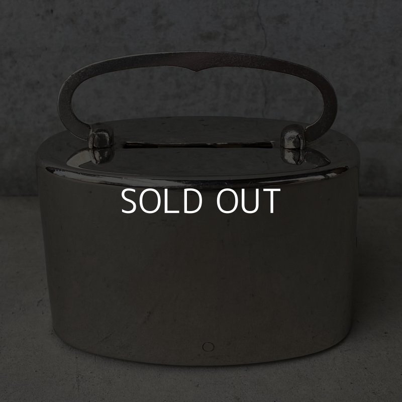 画像3: VINTAGE ANTIQUE COIN BANK OSHKOSH ヴィンテージ アンティーク オシュコシュ コインバンク 貯金箱 アメリカ / コレクタブル オブジェ インテリア ノベルティー 銀行 USA (2)