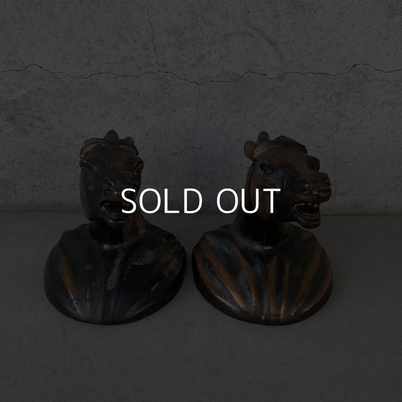 画像2: VINTAGE ANTIQUE BOOKENDS JAPANNED HORSE ヴィンテージ アンティーク ブックエンド ブックスタンド ジャパンフィニッシュ ジャパンカラー 本立て 馬 / コレクタブル オブジェ ディスプレイ ジャパンド 置物 動物 アメリカ
