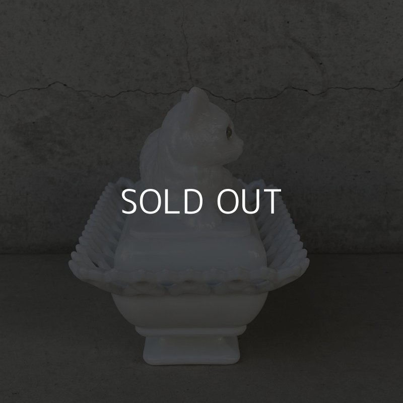 画像4: VINTAGE ANTIQUE WESTMORELAND MILK GLASS CAT ヴィンテージ アンティーク 猫 小物入れ / コレクタブル オブジェ ディスプレイ インテリア ミルクガラス 容器 雑貨 アメリカ