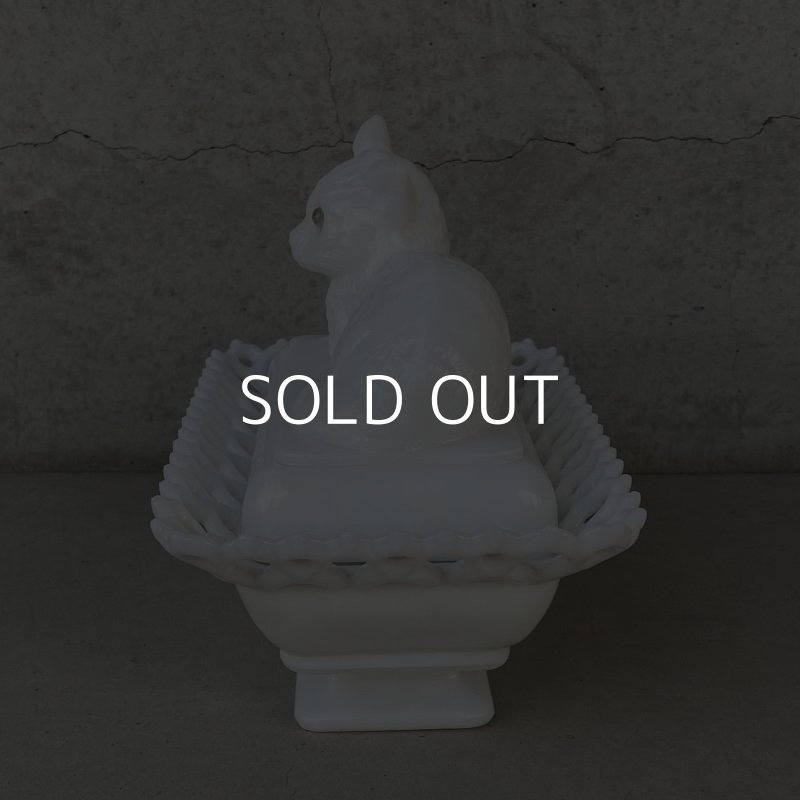 画像5: VINTAGE ANTIQUE WESTMORELAND MILK GLASS CAT ヴィンテージ アンティーク 猫 小物入れ / コレクタブル オブジェ ディスプレイ インテリア ミルクガラス 容器 雑貨 アメリカ