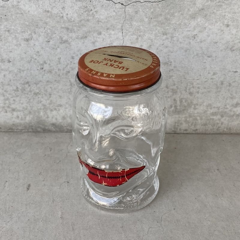 画像1: VINTAGE ANTIQUE LUCKY JOE BANK BOTTLE JAR ヴィンテージ アンティーク コインバンク 貯金箱 グラスジャー / コレクタブル 瓶 ボトル ガラス オブジェ アメリカ USA (1)