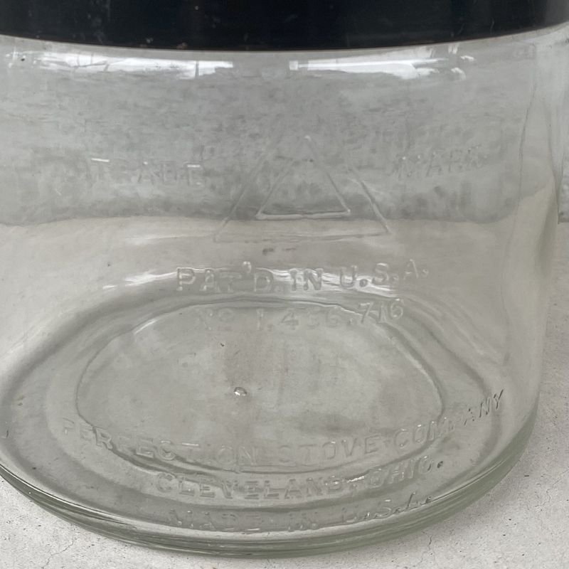 画像10: VINTAGE ANTIQUE PERFECTION STOVE CO. ヴィンテージ アンティーク パーフェクション ストーブ 瓶 / 燃料入れ  ガラス オブジェ インテリア USA アメリカ (1)