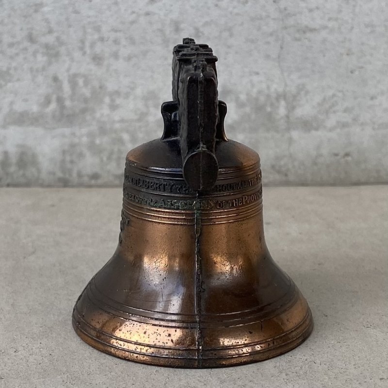 画像4: VINTAGE ANTIQUE LIBERTY BELL JAPANNED ヴィンテージ アンティーク リバティーベル 自由の鐘 ジャパンカラー ジャパンド / コレクタブル オブジェ 鈴 鐘 雑貨 小物 アメリカ