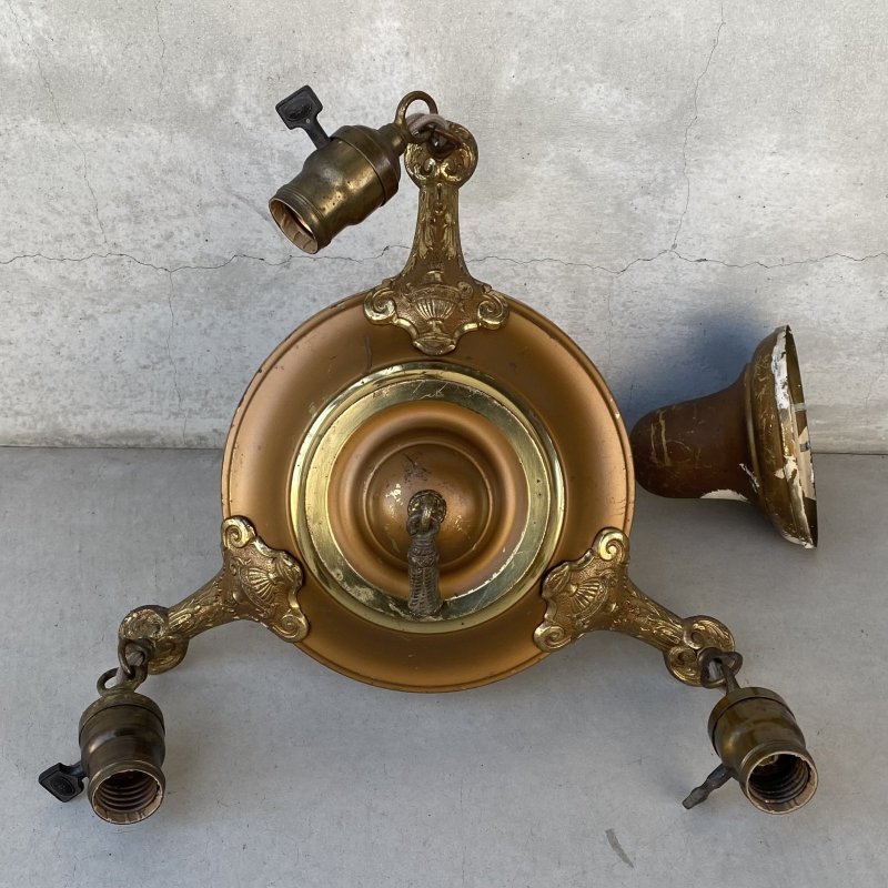 画像2: VINTAGE ANTIQUE LIGHT ヴィンテージ アンティーク シャンデリア 吊り下げライト  シーリングランプ 天井照明 / 3灯 ライト ペンダントライト E26 店舗什器 アメリカ USA (4)