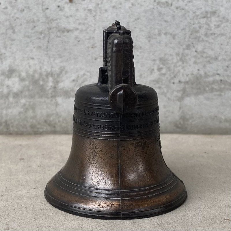 画像3: VINTAGE ANTIQUE LIBERTY BELL JAPANNED ヴィンテージ アンティーク リバティーベル 自由の鐘 ジャパンカラー ジャパンド 呼び鈴 / コレクタブル オブジェ 鈴 鐘 カウンターベル 雑貨 小物 アメリカ (3)