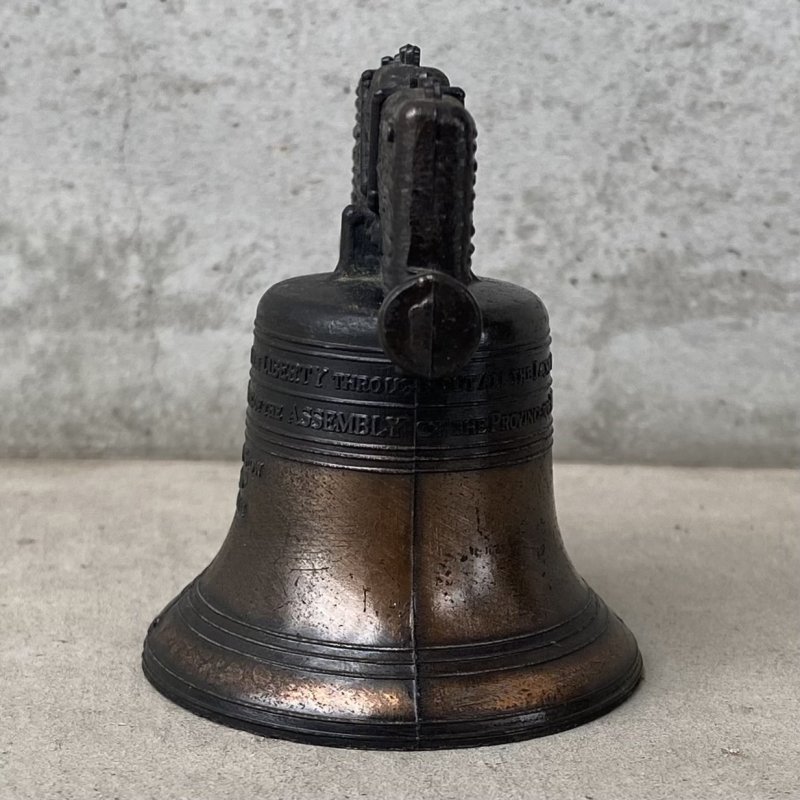 画像4: VINTAGE ANTIQUE LIBERTY BELL JAPANNED ヴィンテージ アンティーク リバティーベル 自由の鐘 ジャパンカラー ジャパンド 呼び鈴 / コレクタブル オブジェ 鈴 鐘 カウンターベル 雑貨 小物 アメリカ (3)