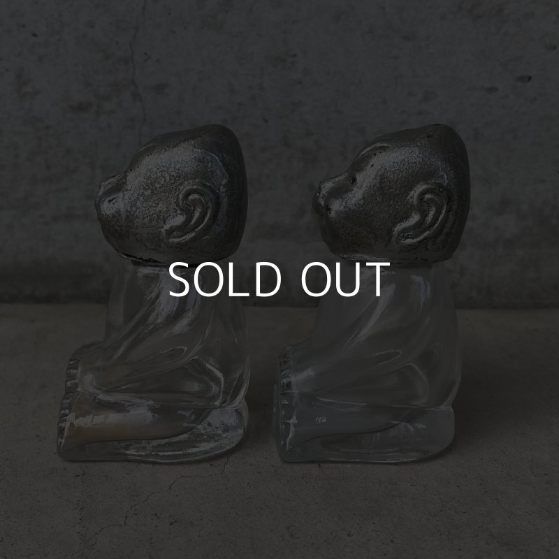 画像4: VINTAGE ANTIQUE BILLIKEN SALT AND PEPPER SHAKERS ヴィンテージ アンティーク ビリケン ソルト＆ペッパー 塩胡椒入れ / コレクタブル ガラス オブジェ アメリカ