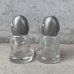 画像2: VINTAGE ANTIQUE BILLIKEN SALT AND PEPPER SHAKERS ヴィンテージ アンティーク ビリケン ソルト＆ペッパー 塩胡椒入れ / コレクタブル ガラス オブジェ アメリカ (2)