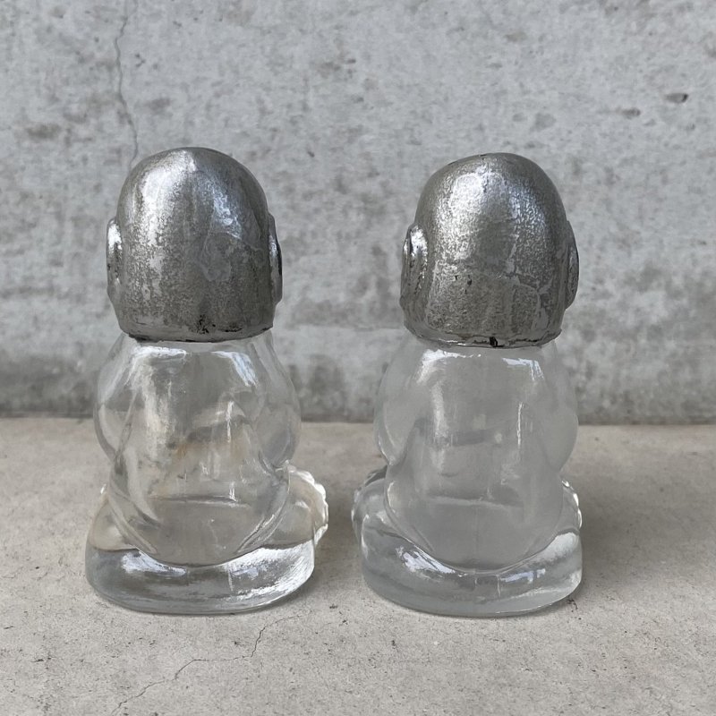 画像2: VINTAGE ANTIQUE BILLIKEN SALT AND PEPPER SHAKERS ヴィンテージ アンティーク ビリケン ソルト＆ペッパー 塩胡椒入れ / コレクタブル ガラス オブジェ アメリカ