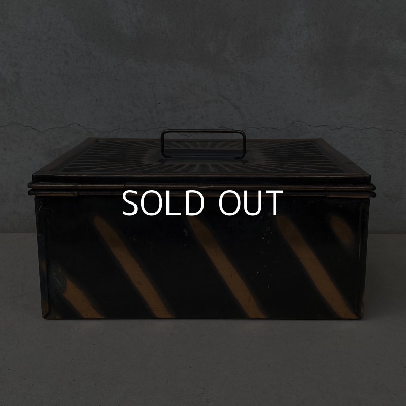 画像3: VINTAGE ANTIQUE JAPANNED BOX ヴィンテージ アンティーク ジャパンド ジャパンカラー ボックス / コレクタブル キャッシュボックス 金庫 ケース 箱 アメリカ