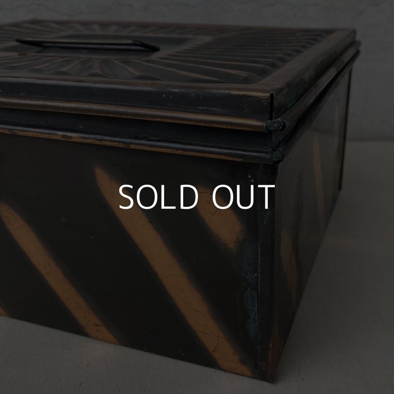 画像11: VINTAGE ANTIQUE JAPANNED BOX ヴィンテージ アンティーク ジャパンド ジャパンカラー ボックス / コレクタブル キャッシュボックス 金庫 ケース 箱 アメリカ