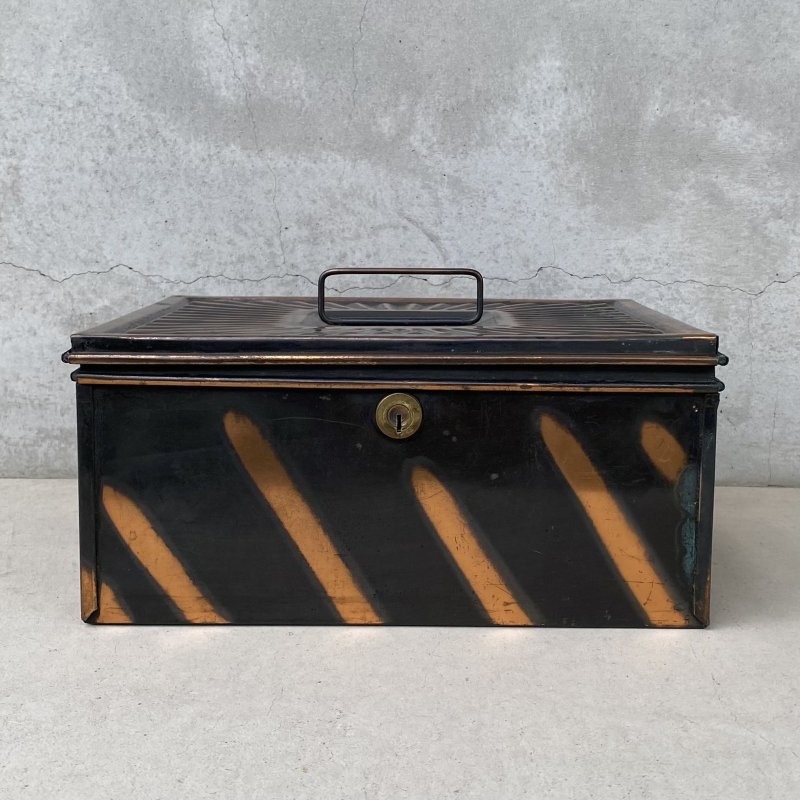 画像2: VINTAGE ANTIQUE JAPANNED BOX ヴィンテージ アンティーク ジャパンド ジャパンカラー ボックス / コレクタブル キャッシュボックス 金庫 ケース 箱 アメリカ