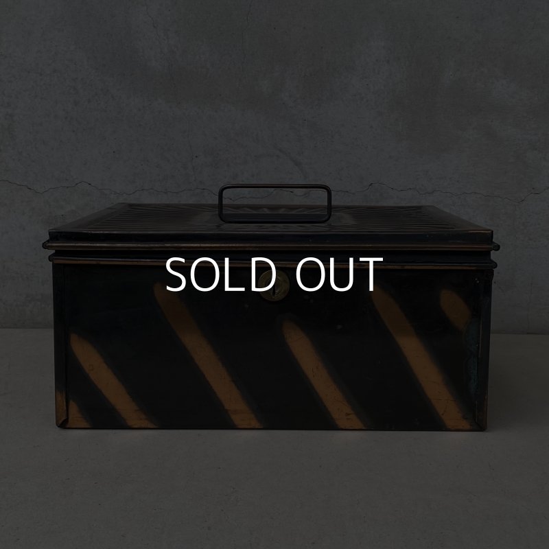 画像2: VINTAGE ANTIQUE JAPANNED BOX ヴィンテージ アンティーク ジャパンド ジャパンカラー ボックス / コレクタブル キャッシュボックス 金庫 ケース 箱 アメリカ