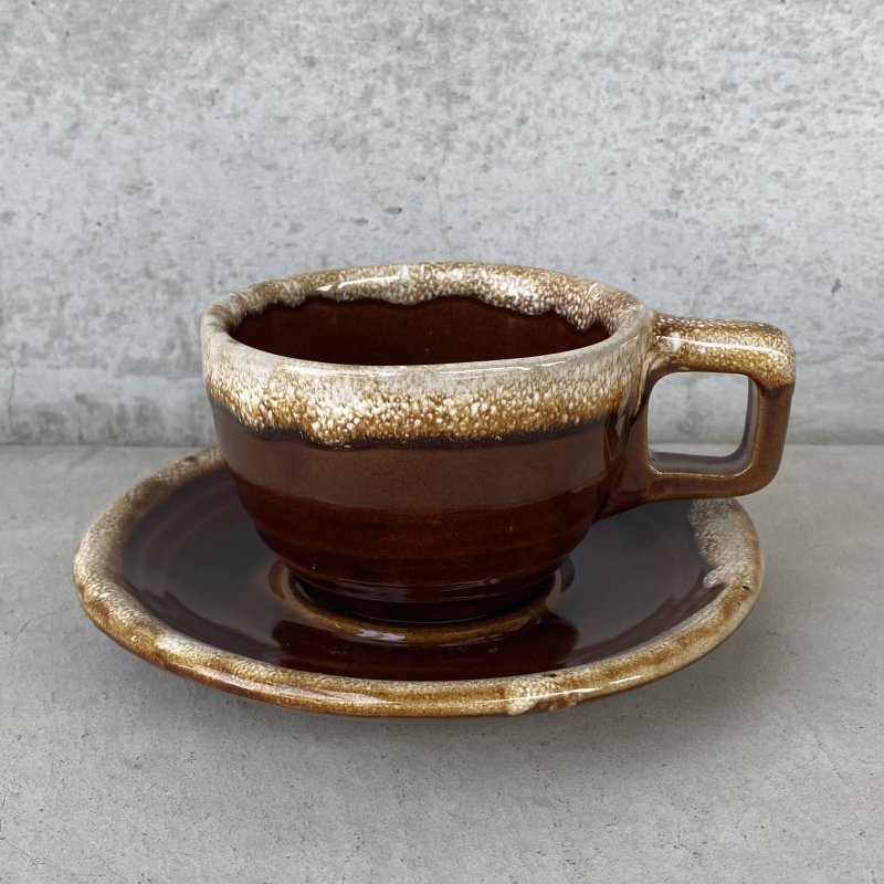 画像1: VINTAGE ANTIQUE CUP AND SAUCER ヴィンテージ アンティーク カップ＆ソーサー マグ 食器 陶器 / コーヒーカップ ブラウン 茶色 カフェ 喫茶店 店舗什器 アメリカ (1)