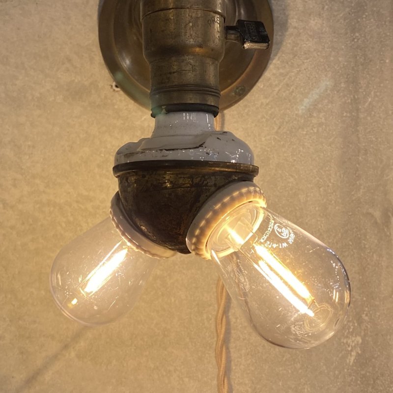 画像8: VINTAGE ANTIQUE BENJAMIN SOCKET ヴィンテージ アンティーク ベンジャミンソケット / ランプ ライト 2灯 コレクタブル 照明 店舗什器 アメリカ USA (1)