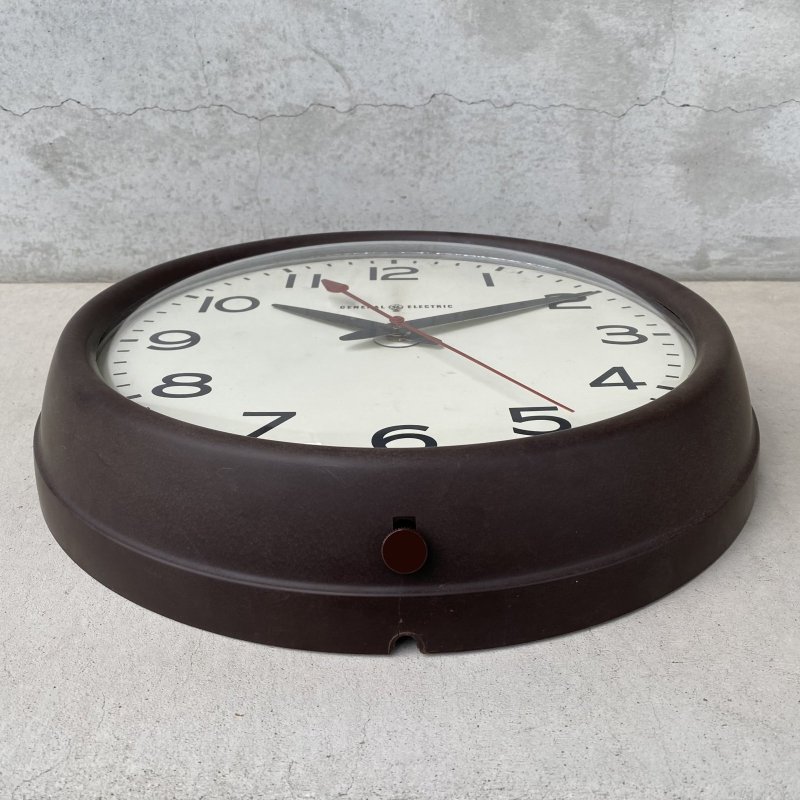 画像3: VINTAGE ANTIQUE GENERAL ELECTRIC WALL CLOCK GE ヴィンテージ アンティーク ウォールクロック ゼネラルエレクトリック 壁掛け時計 / スクールクロック ベークライト ブラウン 茶色 店舗什器 アメリカ (1)