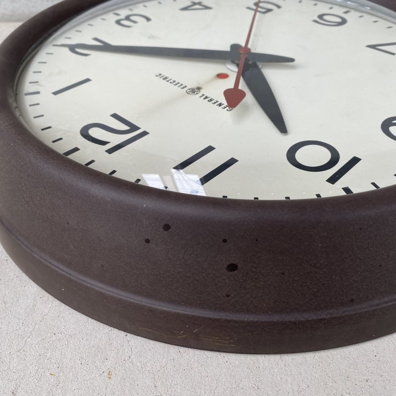 画像10: VINTAGE ANTIQUE GENERAL ELECTRIC WALL CLOCK GE ヴィンテージ アンティーク ウォールクロック ゼネラルエレクトリック 壁掛け時計 / スクールクロック ベークライト ブラウン 茶色 店舗什器 アメリカ (1)