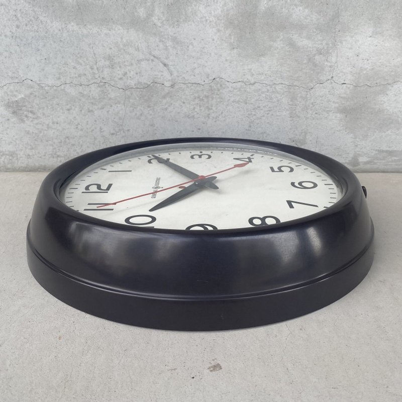 画像5: VINTAGE ANTIQUE GENERAL ELECTRIC WALL CLOCK GE ヴィンテージ アンティーク ウォールクロック ゼネラルエレクトリック 壁掛け時計 / スクールクロック ベークライト 焦げ茶 丸型 店舗什器 アメリカ (2)