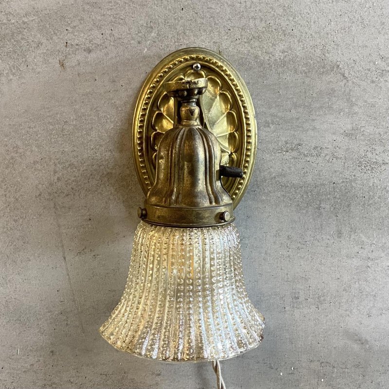画像2: VINTAGE ANTIQUE LAMP LIGHT WALL LAMP GE ヴィンテージ アンティーク ライト ウォールランプ 壁付け照明 ブラケットランプ / ランプ ガラスシェード 真鍮 店舗什器 アメリカ USA (1)