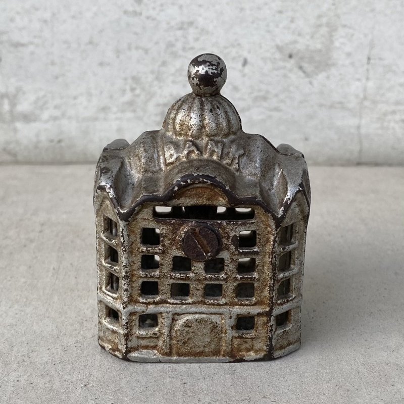 画像2: VINTAGE ANTIQUE BANK BUILDING CAST IRON ヴィンテージ アンティーク コインバンク 貯金箱 オブジェ 置物 / コレクタブル ディスプレイ キャストアイアン 鋳物 アメリカ (4)