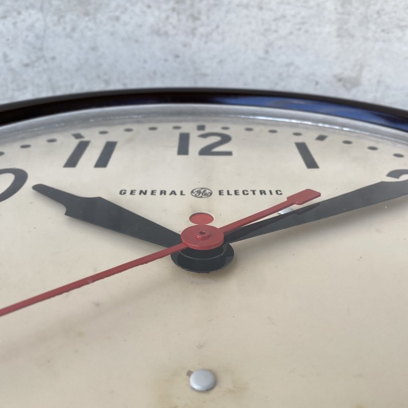 画像7: VINTAGE ANTIQUE GENERAL ELECTRIC WALL CLOCK GE ヴィンテージ アンティーク ウォールクロック ゼネラルエレクトリック 壁掛け時計 / スクールクロック ベークライト 焦げ茶 丸型 店舗什器 アメリカ (4)