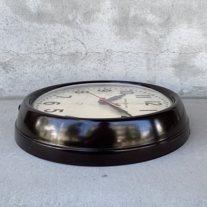 画像6: VINTAGE ANTIQUE GENERAL ELECTRIC WALL CLOCK GE ヴィンテージ アンティーク ウォールクロック ゼネラルエレクトリック 壁掛け時計 / スクールクロック ベークライト 焦げ茶 丸型 店舗什器 アメリカ (4)