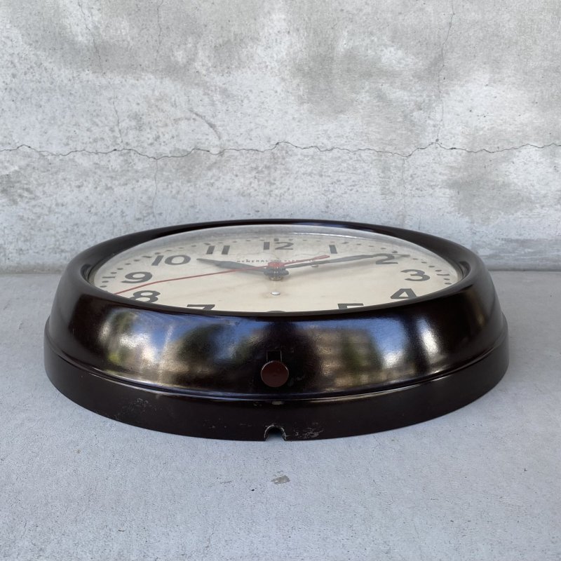 画像3: VINTAGE ANTIQUE GENERAL ELECTRIC WALL CLOCK GE ヴィンテージ アンティーク ウォールクロック ゼネラルエレクトリック 壁掛け時計 / スクールクロック ベークライト 焦げ茶 丸型 店舗什器 アメリカ (4)