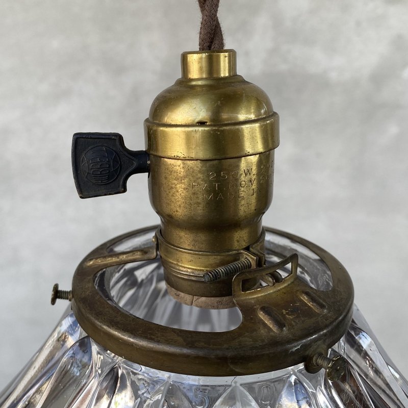 画像8: VINTAGE ANTIQUE HOLOPHANE LAMP ヴィンテージ アンティーク ホロフェーンランプ 天井照明 シーリングランプ / ライト ガラスシェード 店舗什器 アメリカ (1)