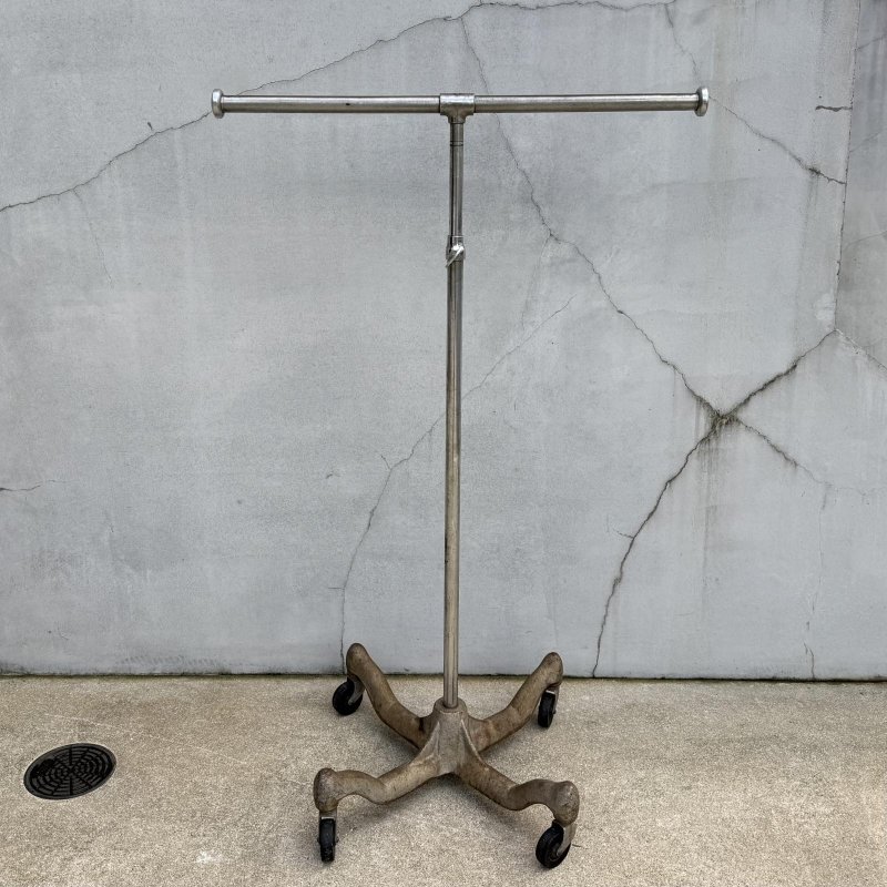 画像2: VINTAGE ANTIQUE CLOTHING RACK ヴィンテージ アンティーク クロージングラック Tハンガーラック / T型 T字 Tバー コレクタブル ディスプレイ 家具 服屋 店舗 什器 アメリカ
