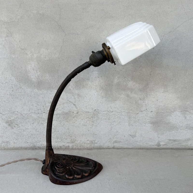 画像3: VINTAGE ANTIQUE DESKLAMP ヴィンテージ アンティーク デスクランプ スタンドライト テーブルランプ 卓上ライト 照明 / ミルクガラスシェード グースネック コレクタブル 店舗什器 アメリカ