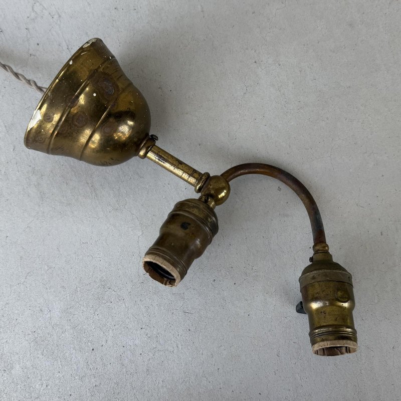 画像2: VINTAGE ANTIQUE LAMP LIGHT WALL LAMP ヴィンテージ アンティーク ライト ウォールランプ 壁付け照明 ブラケットランプ 2灯 / ランプ 真鍮 店舗什器 アメリカ USA (2)