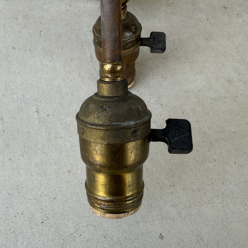 画像8: VINTAGE ANTIQUE LAMP LIGHT WALL LAMP ヴィンテージ アンティーク ライト ウォールランプ 壁付け照明 ブラケットランプ 2灯 / ランプ ブラス 真鍮 E26 店舗什器 アメリカ USA (2)