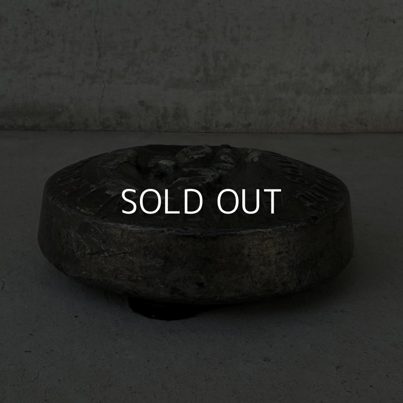 画像2: VINTAGE ANTIQUE DUTCH BOY PAPER WEIGHT ヴィンテージ アンティーク ダッチボーイ 鉛 ペーパーウェイト / コレクタブル ディスプレイ アドバタイジング キャラクター 置物 アメリカ