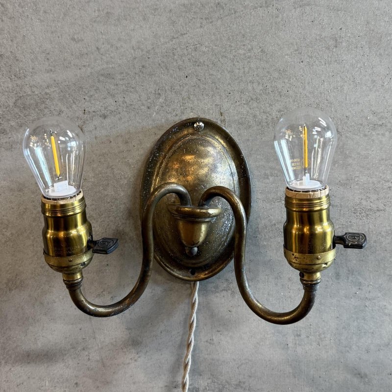 画像1: VINTAGE ANTIQUE LAMP LIGHT WALL LAMP ヴィンテージ アンティーク ライト ウォールランプ 壁付け照明 ブラケットランプ 2灯 / ランプ ブラス 真鍮 E26 店舗什器 アメリカ USA (3)
