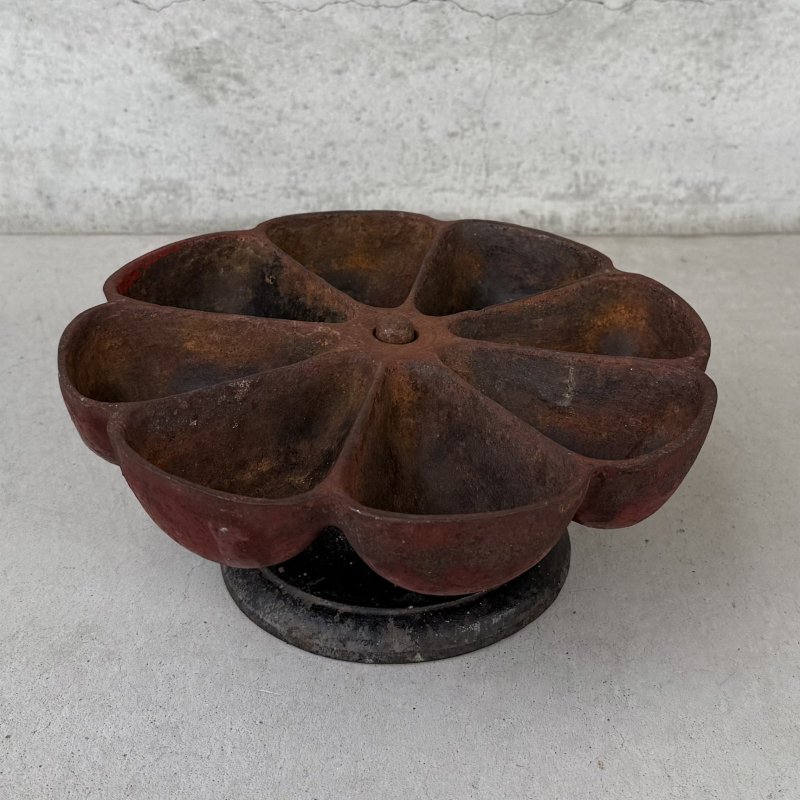 画像1: VINTAGE ANTIQUE STAR NAIL CUP ヴィンテージ アンティーク ネイルカップ 釘入れ / ディスプレイ インダストリアル 小物入れ パーツ入れ キャストアイアン 鋳物 店舗什器 アメリカ