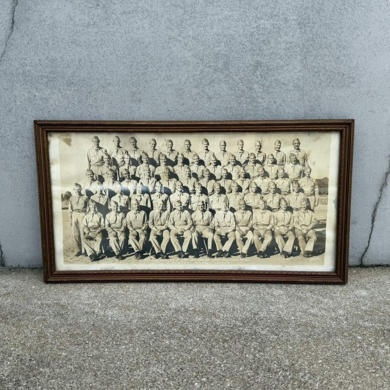 画像1: VINTAGE ANTIQUE  MILITARY PHOTOS U.S.ARMY ヴィンテージ アンティーク ミリタリーフォト 集合写真 / モノクロ ウォールインテリア コレクタブル フレーム 壁掛け 額装 木製 WW2 アメリカ