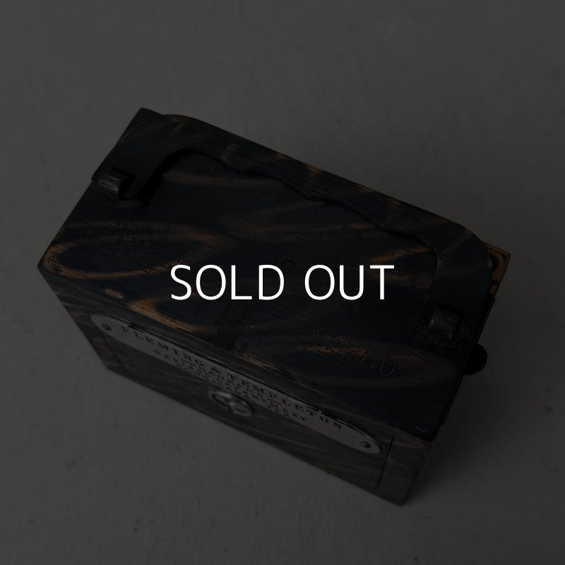 画像5: VINTAGE ANTIQUE COIN BANK W.F.BURNS CO. JAPANNED ヴィンテージ アンティーク コインバンク マネーバンク 貯金箱 ジャパンド ジャパンフィニッシュ / コレクタブル オブジェ インテリア ノベルティー 銀行 アメリカ (1)