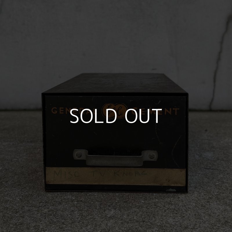 画像2: VINTAGE ANTIQUE GENERAL CEMENT BOX RADIO DIAL BELTS GC ヴィンテージ アンティーク ボックス ケース / インダストリアル アドバタイジング ラジオ アイアン ガレージ 企業物 箱 収納  鉄 店舗什器 アメリカ USA (1)