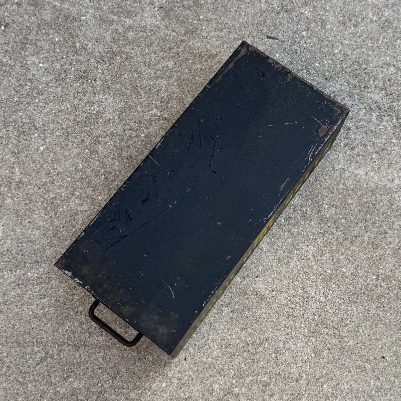 画像6: VINTAGE ANTIQUE GENERAL CEMENT BOX RADIO DIAL BELTS GC ヴィンテージ アンティーク ボックス ケース / インダストリアル アドバタイジング ラジオ アイアン ガレージ 企業物 箱 収納  鉄 店舗什器 アメリカ USA (2)