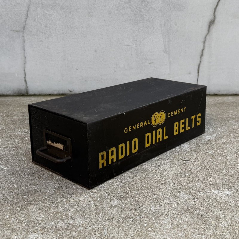 画像1: VINTAGE ANTIQUE GENERAL CEMENT BOX RADIO DIAL BELTS GC ヴィンテージ アンティーク ボックス ケース / インダストリアル アドバタイジング ラジオ アイアン ガレージ 企業物 箱 収納  鉄 店舗什器 アメリカ USA (2)