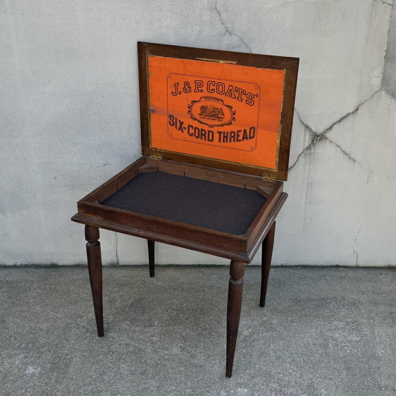 画像2: VINTAGE ANTIQUE SIDE TABLE J.&P.COATS' THREAD ヴィンテージ アンティーク サイドテーブル / コレクタブル ディスプレイ アドバタイジング 陳列棚 飾り棚 木製 家具 店舗什器  企業物