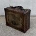 画像1: VINTAGE ANTIQUE SUITCASE LEATHEROID MFG.CO ヴィンテージ アンティーク ファイバースーツケース トランク / カバン ディスプレイ 収納 茶色 店舗什器 アメリカ (1)